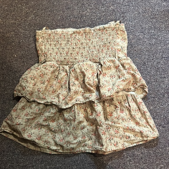 Tiered Floral Strapless Top - Picture 2 of 2